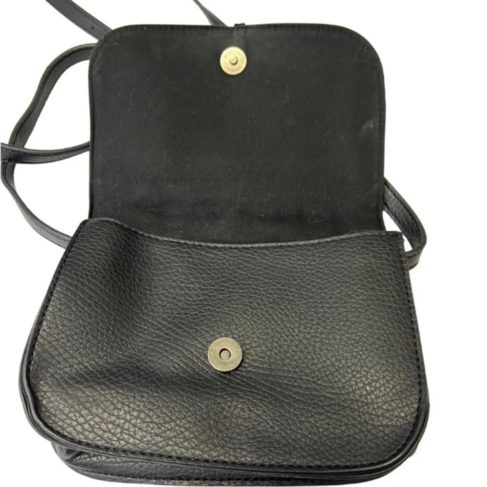 American Eagle Outfitters Black‎ Crossbody Bag with Structured Design